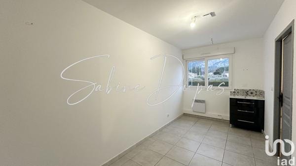 Location atelier 58 m² Robion