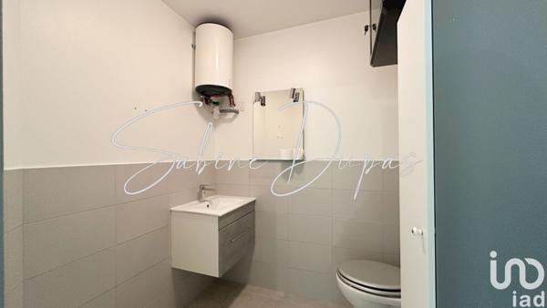 Location atelier 58 m² Robion