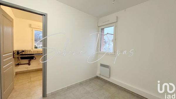 Location atelier 58 m² Robion