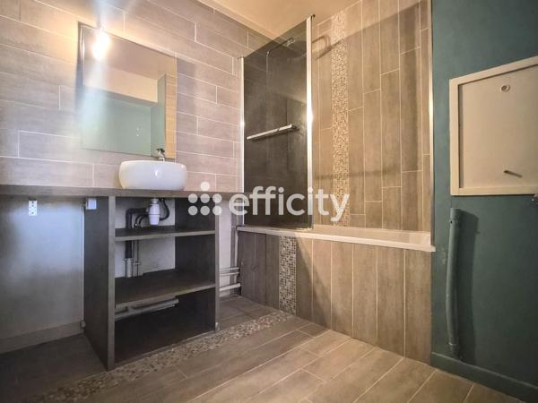 Appartement
         3 pièces
        - 67 m² Exclusivité 185 000 € *