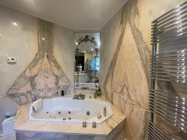 Villa de standing sur sous sol intégral (s) 235 m2