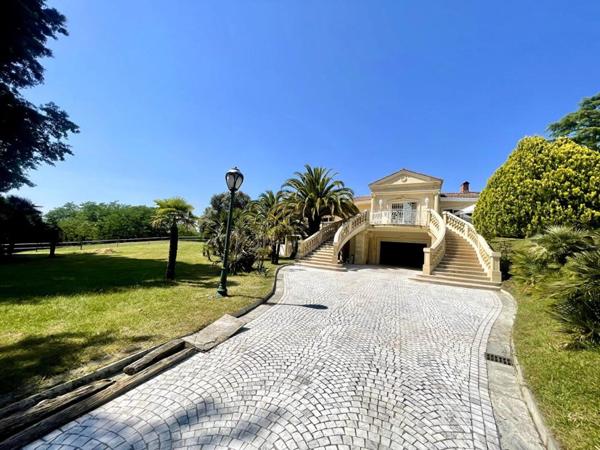 Villa de standing sur sous sol intégral (s) 235 m2