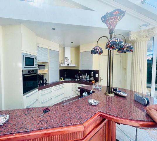 Villa de standing sur sous sol intégral (s) 235 m2