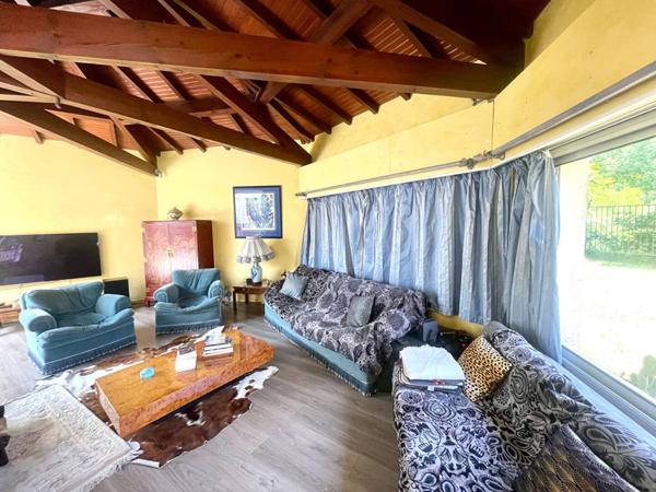 Villa de standing sur sous sol intégral (s) 235 m2
