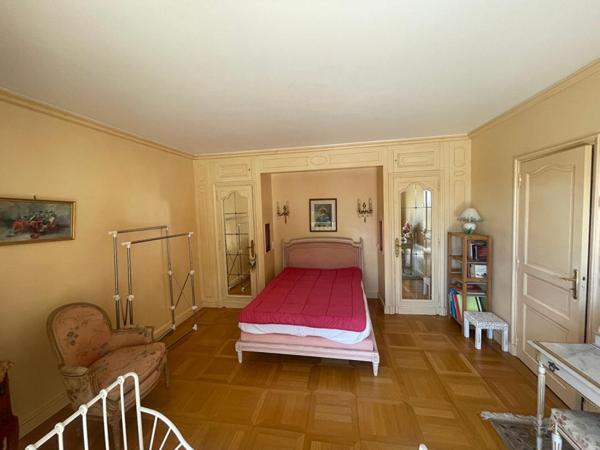 Villa de standing sur sous sol intégral (s) 235 m2
