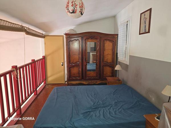 NANS LES PINS Villa T3/4 sur 1725m² de terrain