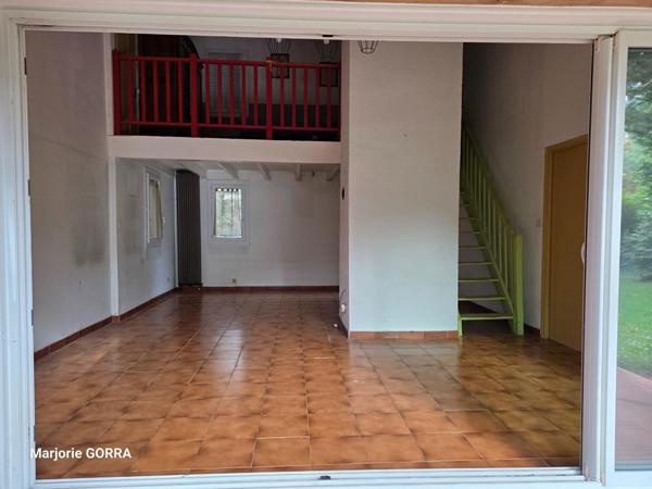 NANS LES PINS Villa T3/4 sur 1725m² de terrain