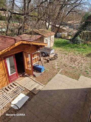 NANS LES PINS Villa T3/4 sur 1725m² de terrain