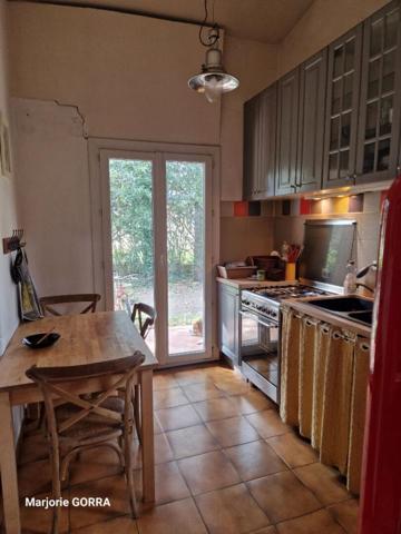 NANS LES PINS Villa T3/4 sur 1725m² de terrain