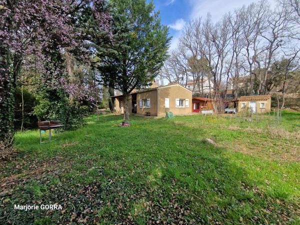 NANS LES PINS Villa T3/4 sur 1725m² de terrain