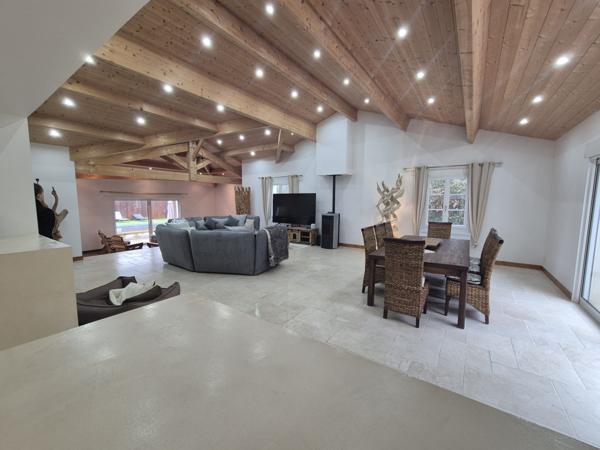 Maison 7 pièce(s) 4 chambre(s) 298 m²