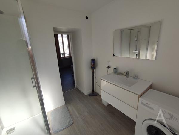 Appartement T2 meublé rénové.