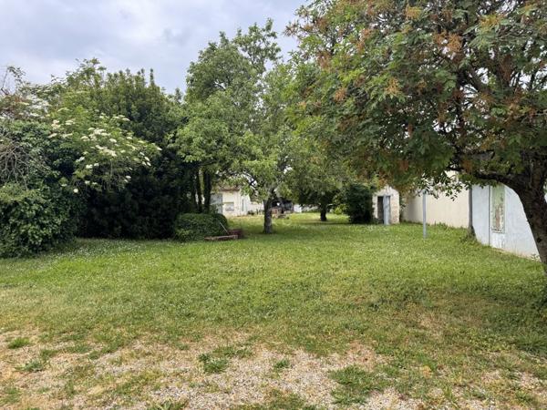 INVESTISSEMENT LOCATIF  SPÉCIAL CURISTES  CENTRE-VILLE JONZAC