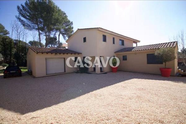 Vente Maison 5 pièces de 166m² - 13080 Aix-en-Provence