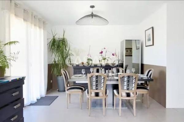 Vente Maison 5 pièces de 166m² - 13080 Aix-en-Provence