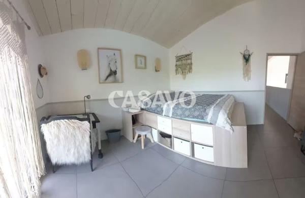 Vente Maison 5 pièces de 166m² - 13080 Aix-en-Provence
