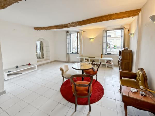 Maison La Crau avec local commercial, gros potentiel !