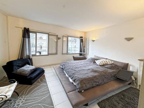 Maison La Crau avec local commercial, gros potentiel !