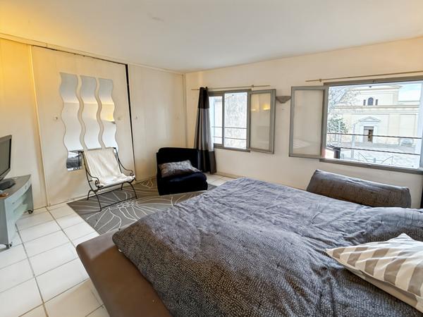 Maison La Crau avec local commercial, gros potentiel !