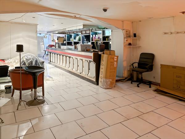 Maison La Crau avec local commercial, gros potentiel !