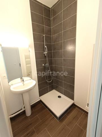 T4 neuf 84 m² 3 chambres salle de bain + salle d'eau terrasse + jardin + 2 parkings en sous-sol