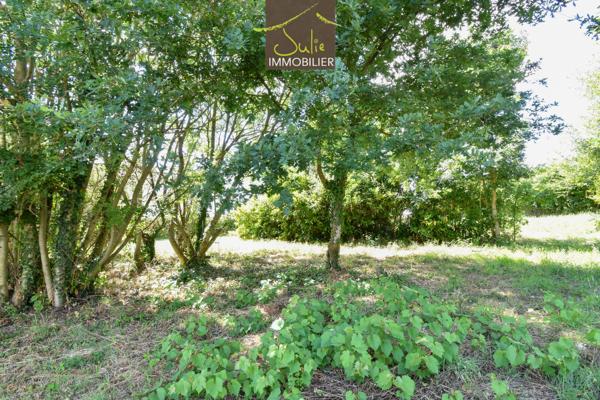 A 10 min. de BRESSUIRE - Parcelle de terrain constructible de 1 322 m²