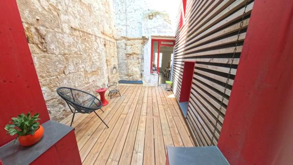 MAISON DE CARACTERE AVEC PATIO : IDEAL POUR UN PROJET DE CHAMBRES D'HÔTES !