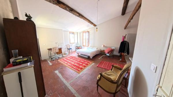 MAISON DE CARACTERE AVEC PATIO : IDEAL POUR UN PROJET DE CHAMBRES D'HÔTES !