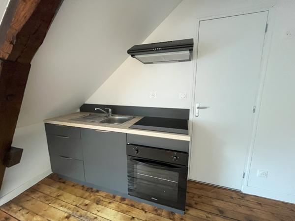 Sens (89100) En location à Sens : appartement de 36m² dernier étage