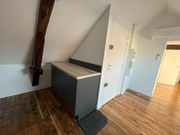 Sens (89100) En location à Sens : appartement de 36m² dernier étage