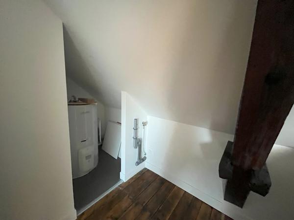 Sens (89100) En location à Sens : appartement de 36m² dernier étage