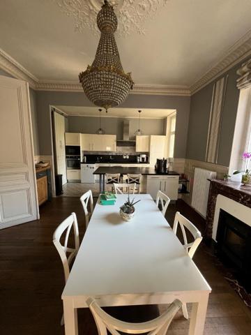 Maison de prestige à vendre à Fère-Champenoise - 9 pièces, 218 m²