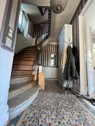 Maison de prestige à vendre à Fère-Champenoise - 9 pièces, 218 m²