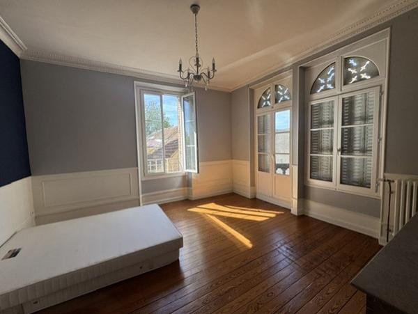 Maison de prestige à vendre à Fère-Champenoise - 9 pièces, 218 m²