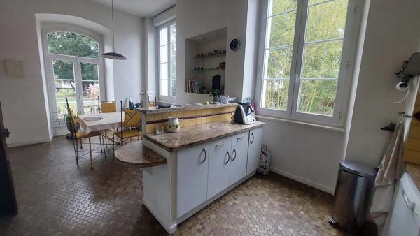maison de village avec garage et piscine