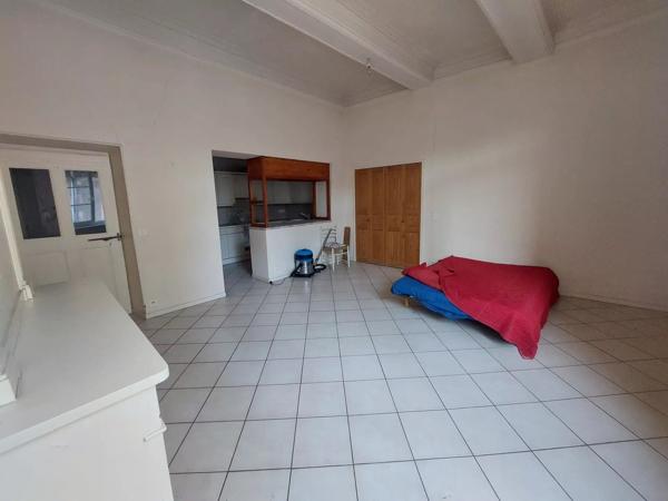 maison de village avec garage et piscine