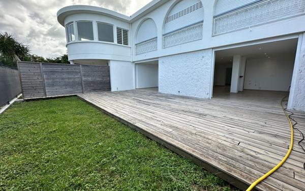 Appartement à vendre    3 pièces • 94,10 m2 Saint-François