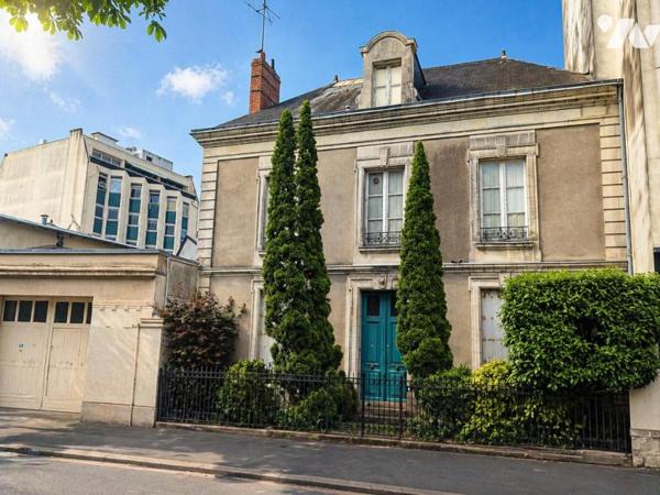 Exclusivité – Hôtel Particulier  – GARAGE - Place Canclaux, Nantes