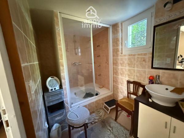 Maison de village
                                                                                                                                                                                                                                                                                                                        5 pièce(s)                                                                                                                                                                                                          3 chambre(s)                                                                                                                                                                                                          132  m²