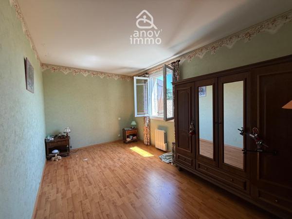 Maison de village
                                                                                                                                                                                                                                                                                                                        5 pièce(s)                                                                                                                                                                                                          3 chambre(s)                                                                                                                                                                                                          132  m²
