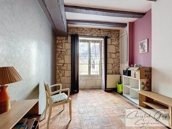 Vaas (72500) Ancien monastère rénové à vendre, 3 chambres, coeur de village