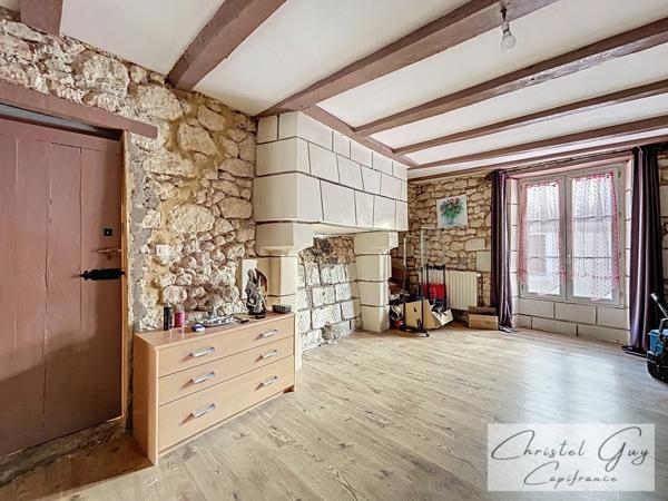 Vaas (72500) Ancien monastère rénové à vendre, 3 chambres, coeur de village