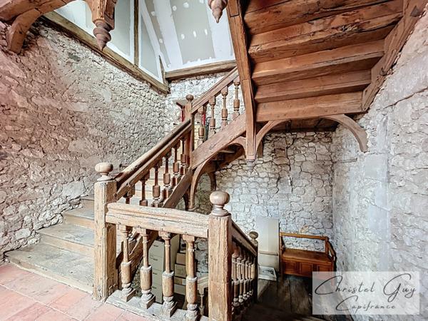 Vaas (72500) Ancien monastère rénové à vendre, 3 chambres, coeur de village