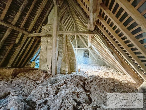 Vaas (72500) Ancien monastère rénové à vendre, 3 chambres, coeur de village