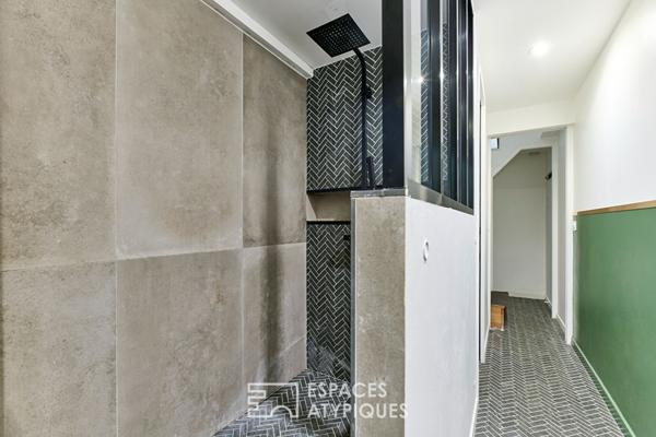 Ancien studio photo transformé en triplex à Marcadet – Poissonniers