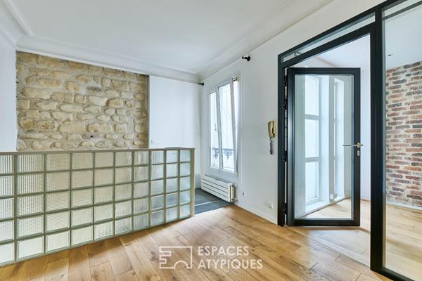 Ancien studio photo transformé en triplex à Marcadet – Poissonniers