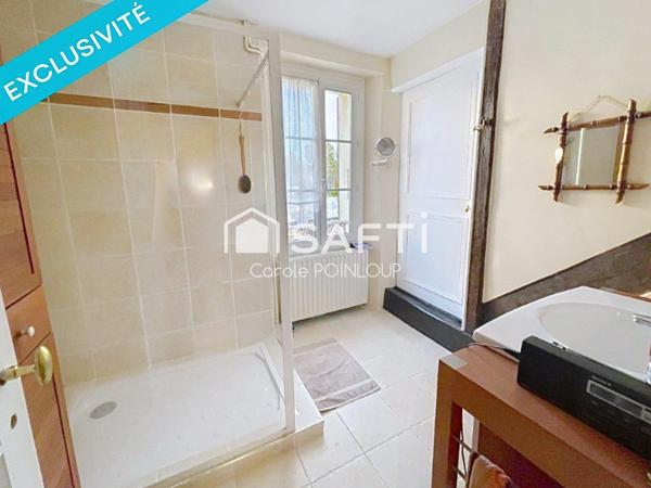 belle maison pleine de charme