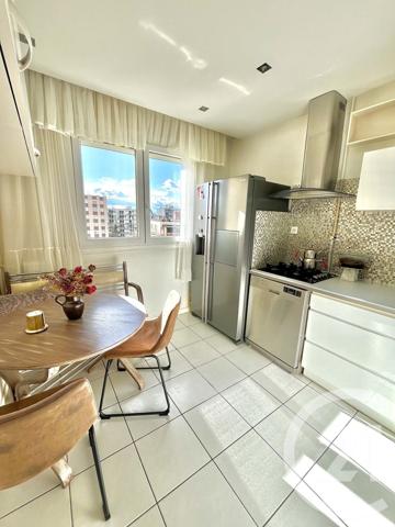 Appartement à vendre  4 pièces - 66,67 m2 VAULX EN VELIN - 69