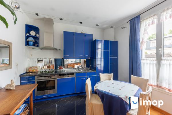 A 20mn à pied du RER A La Varenne. 3/4 chambres.