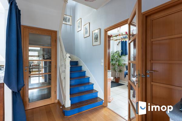 A 20mn à pied du RER A La Varenne. 3/4 chambres.